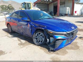  Salvage Hyundai ELANTRA