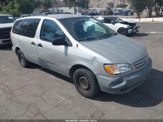  Salvage Toyota Sienna
