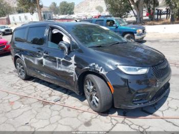  Salvage Chrysler Pacifica