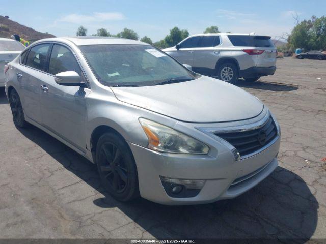  Salvage Nissan Altima
