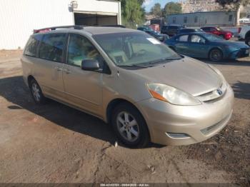  Salvage Toyota Sienna