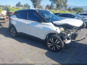  Salvage Nissan Kicks