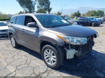  Salvage Toyota Highlander