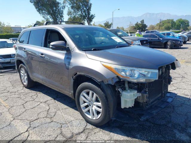  Salvage Toyota Highlander