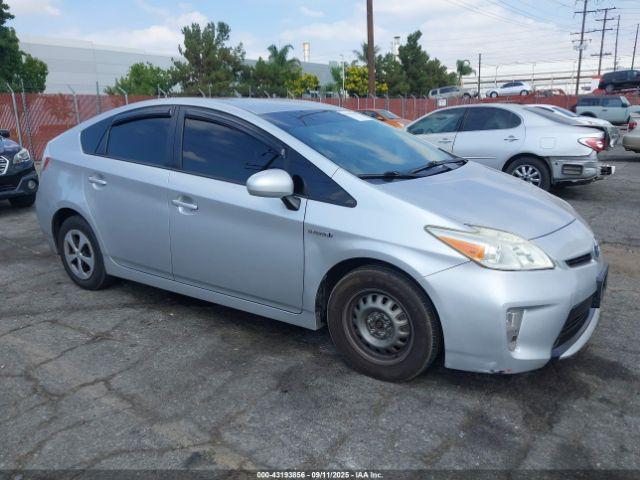  Salvage Toyota Prius