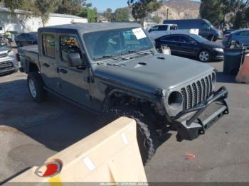  Salvage Jeep Gladiator