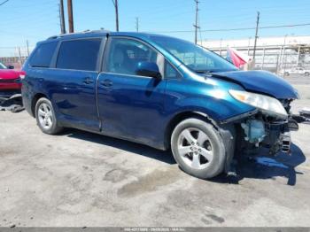 Salvage Toyota Sienna