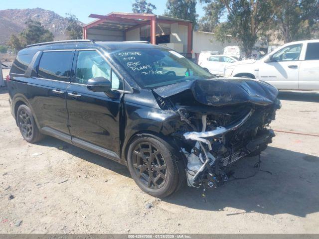  Salvage Kia Carnival