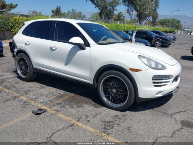  Salvage Porsche Cayenne