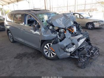  Salvage Chrysler Pacifica