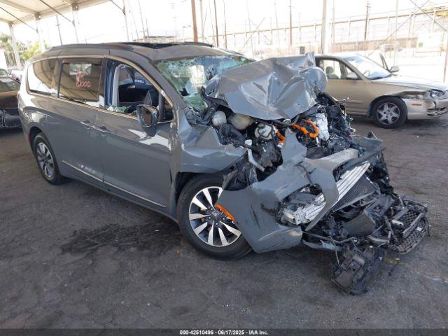  Salvage Chrysler Pacifica