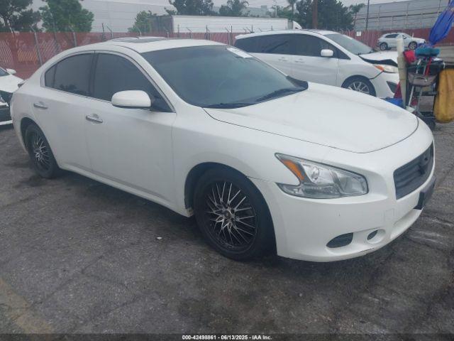  Salvage Nissan Maxima