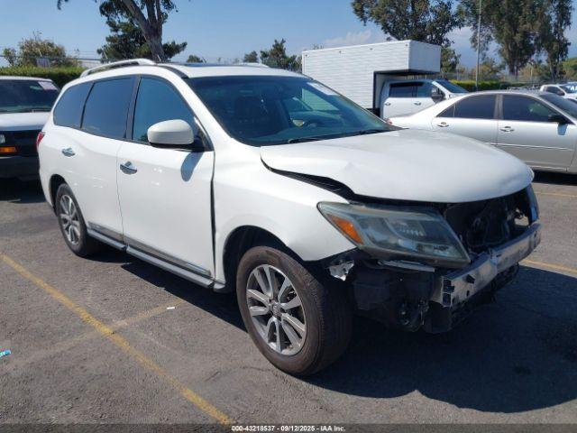  Salvage Nissan Pathfinder