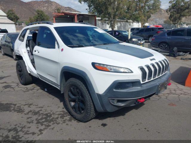  Salvage Jeep Cherokee