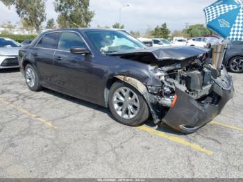  Salvage Chrysler 300