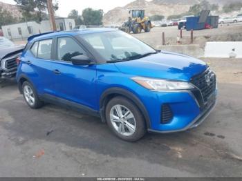  Salvage Nissan Kicks