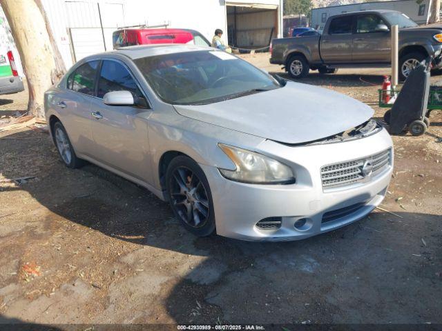  Salvage Nissan Maxima