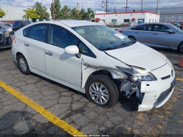  Salvage Toyota Prius