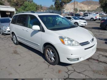  Salvage Toyota Sienna