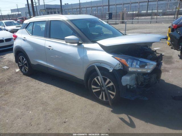  Salvage Nissan Kicks