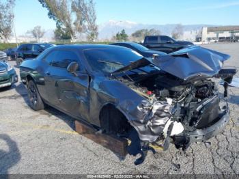  Salvage Dodge Challenger