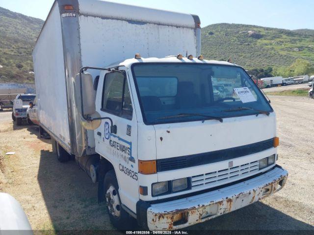  Salvage Isuzu Npr