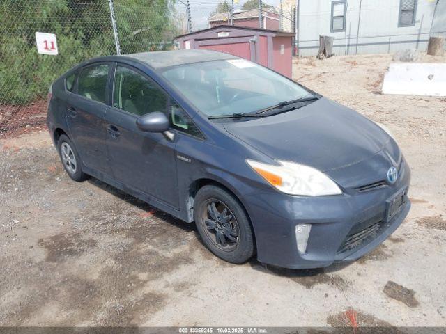 Salvage Toyota Prius