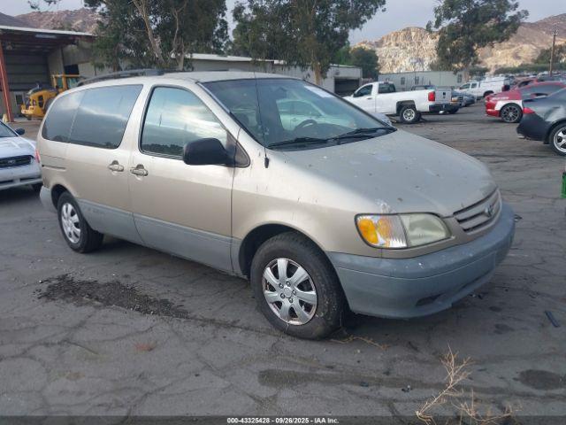  Salvage Toyota Sienna