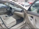Toyota Camry Le Image 10