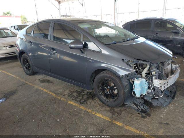  Salvage Toyota Prius