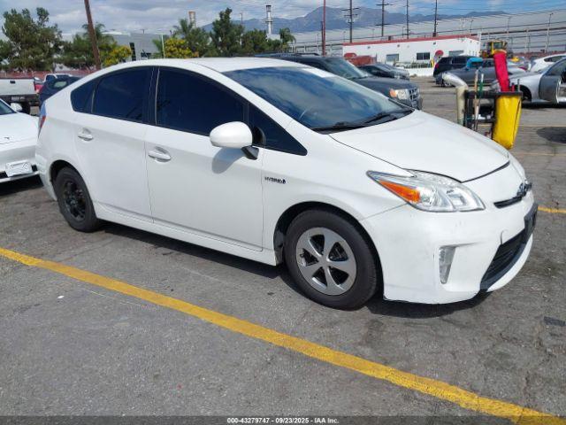  Salvage Toyota Prius