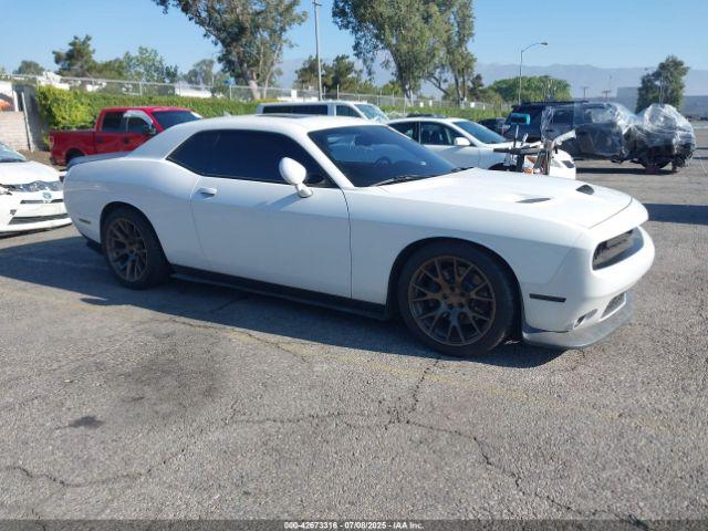  Salvage Dodge Challenger