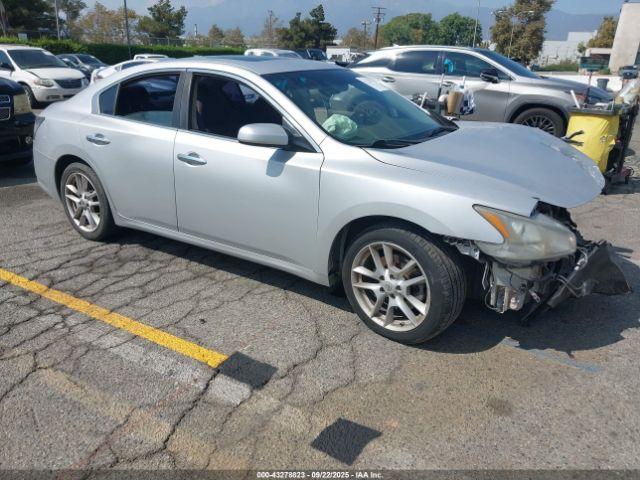  Salvage Nissan Maxima