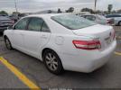 Toyota Camry Le Image 2
