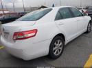 Toyota Camry Le Image 4