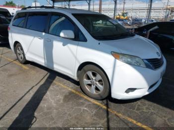  Salvage Toyota Sienna