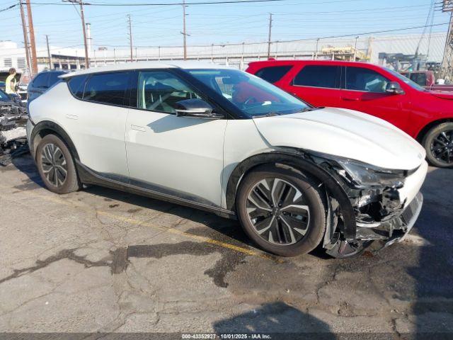  Salvage Kia EV6