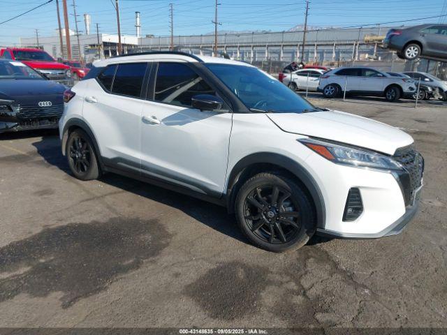  Salvage Nissan Kicks