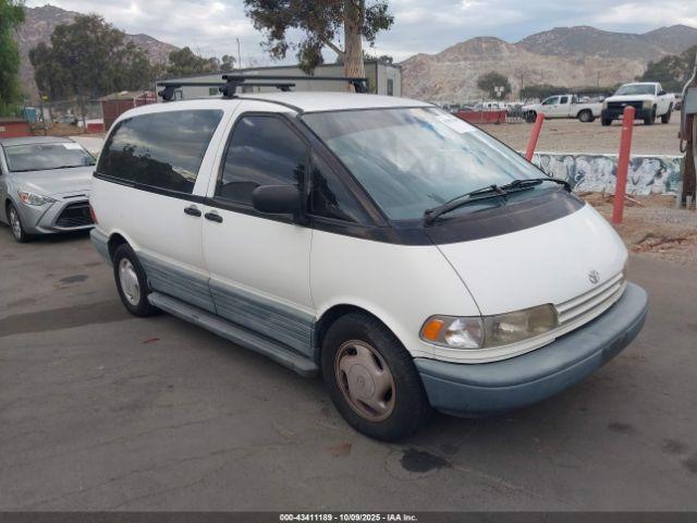  Salvage Toyota Previa