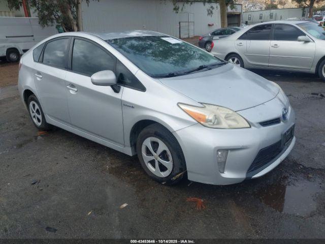  Salvage Toyota Prius