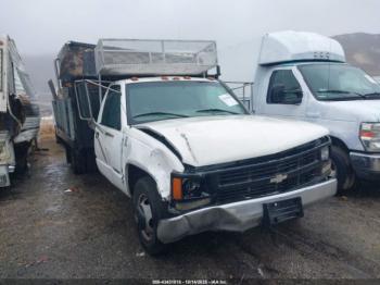  Salvage Chevrolet C3500 Chassis