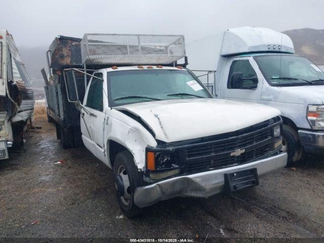  Salvage Chevrolet C3500 Chassis