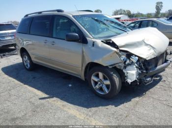  Salvage Toyota Sienna