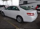 Toyota Camry Le Image 3