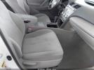 Toyota Camry Le Image 9