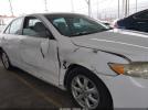 Toyota Camry Le Image 11