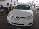 Toyota Camry Le Image 7