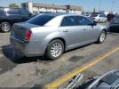 Chrysler 300 Image 8