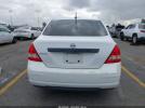 Nissan Versa 1.6 Image 15