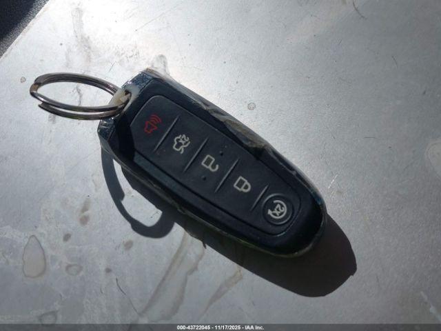 Ford Escape Titanium Image 5